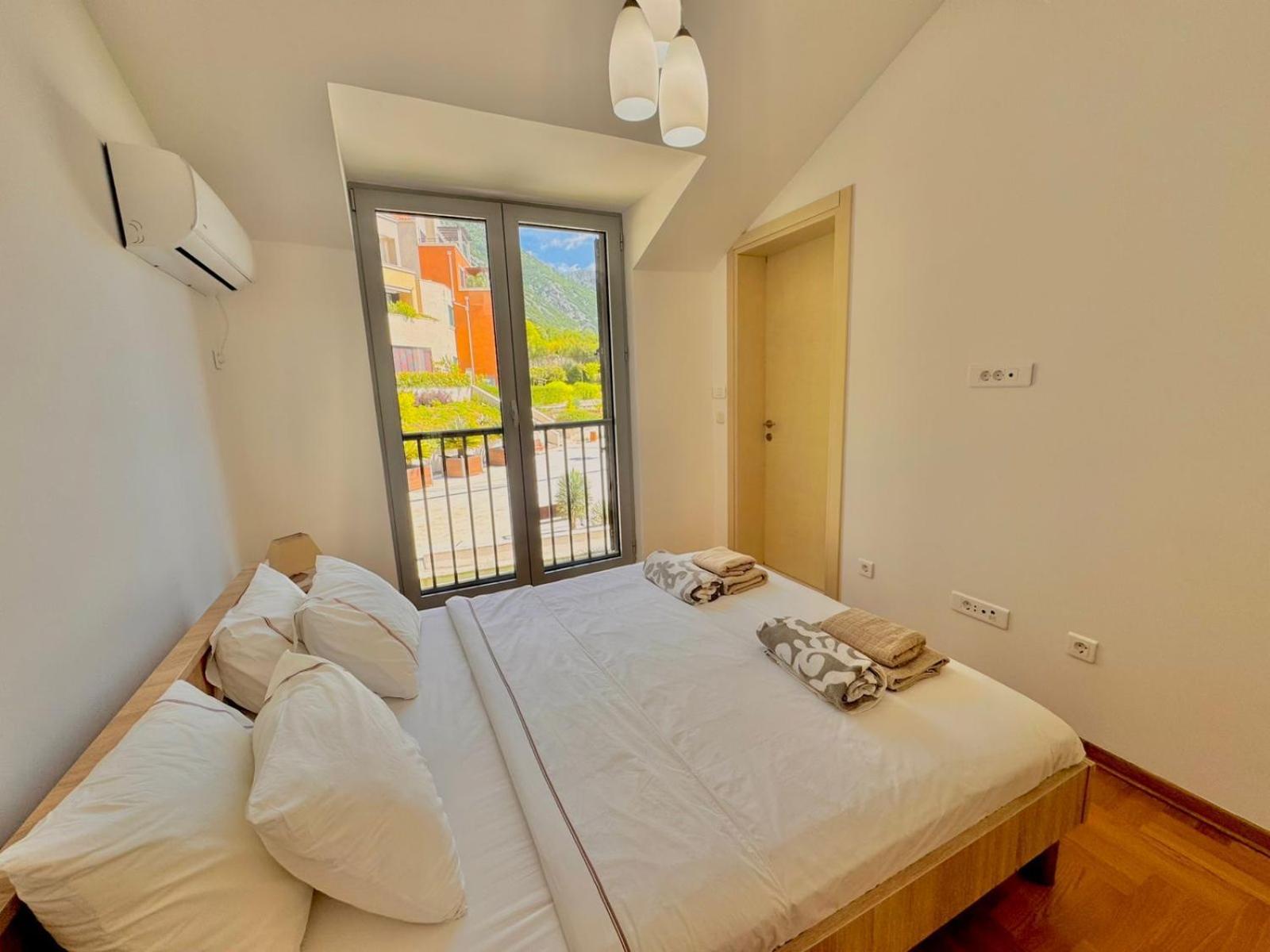 Lavender Bay Apartment D9 Donji Morinj Exterior foto